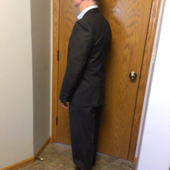 Kuppenheimer - Gray Men's Two Piece Suit Jacket & Pants - Picture 4 of 6